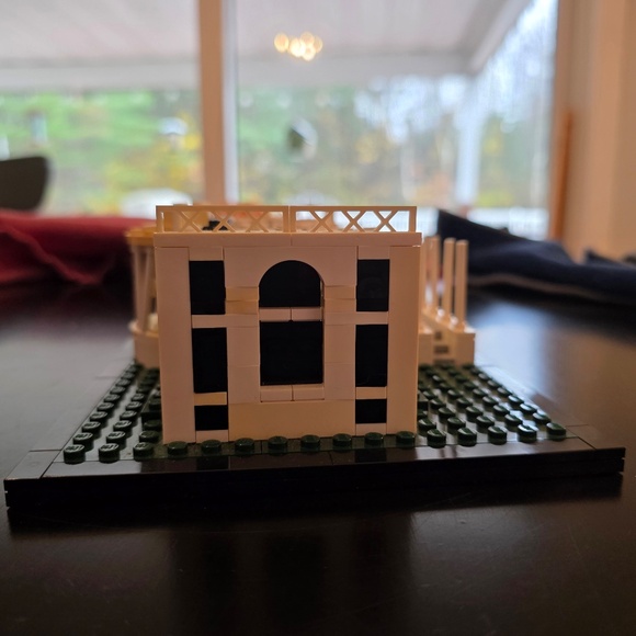 Lego White House Set 21006 - Opened, Retired Product - Picture 4 of 16